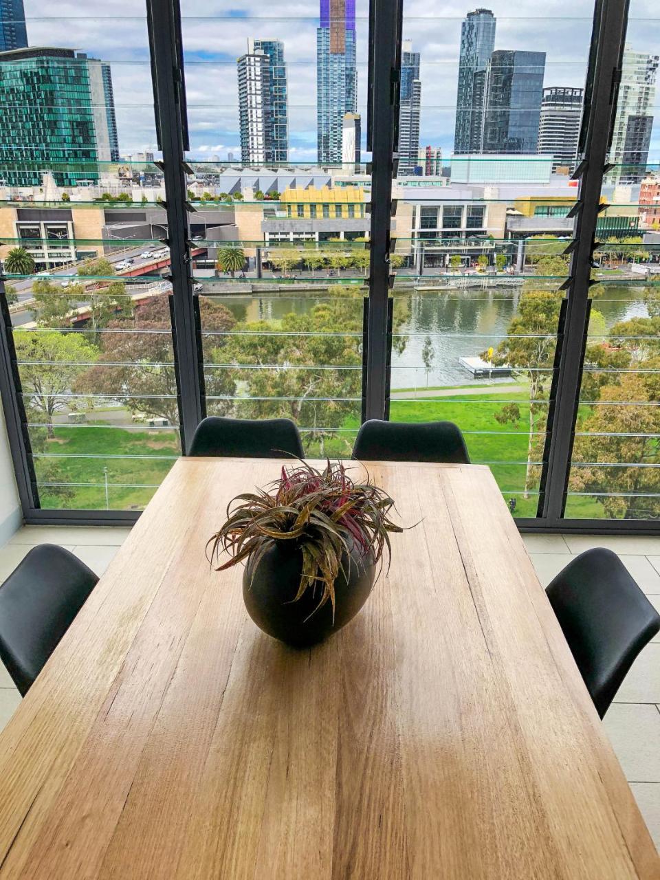 Melbourne River Views Apartment Exterior photo